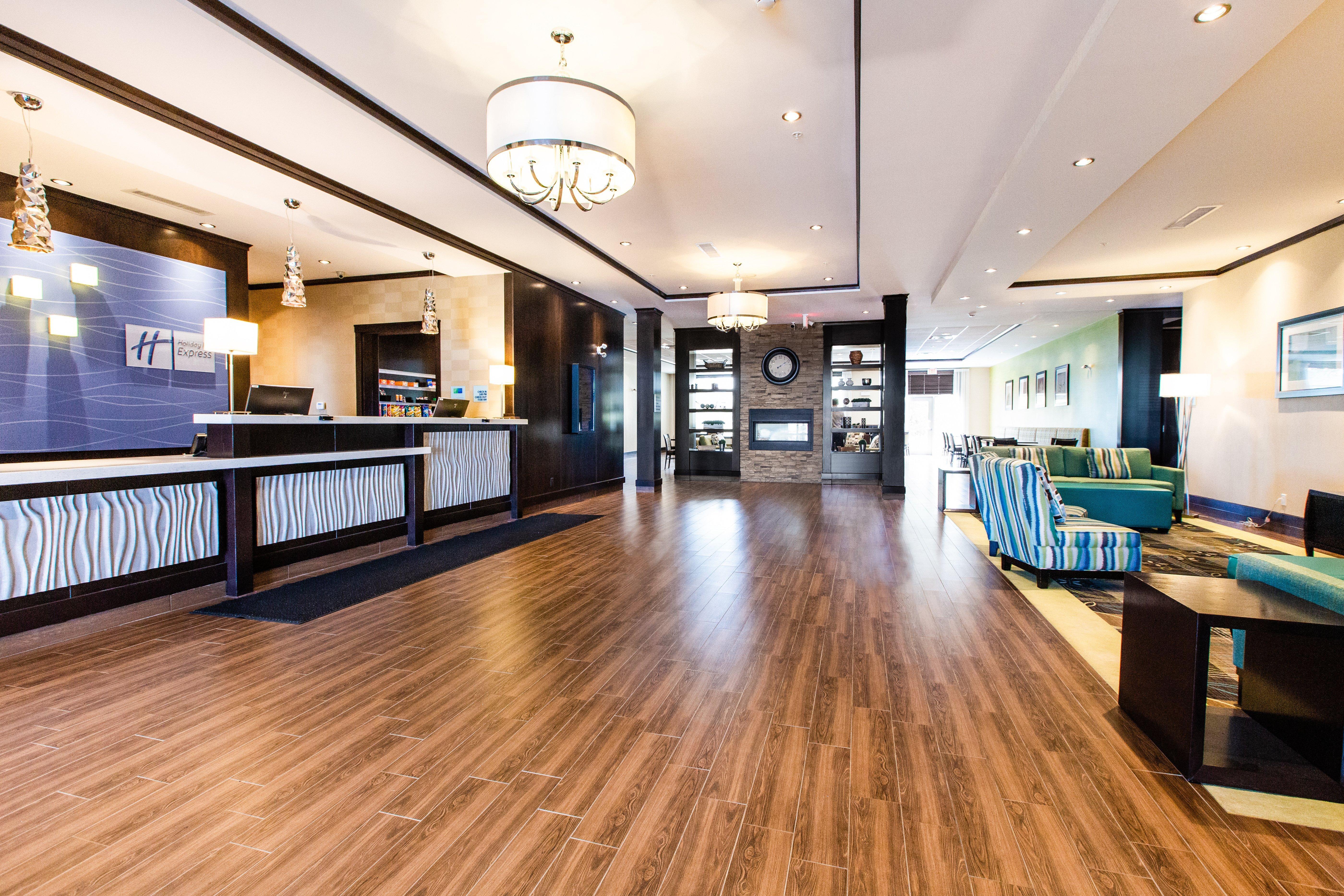 Holiday Inn Express & Suites Spruce Grove - Stony Plain By Ihg Dış mekan fotoğraf