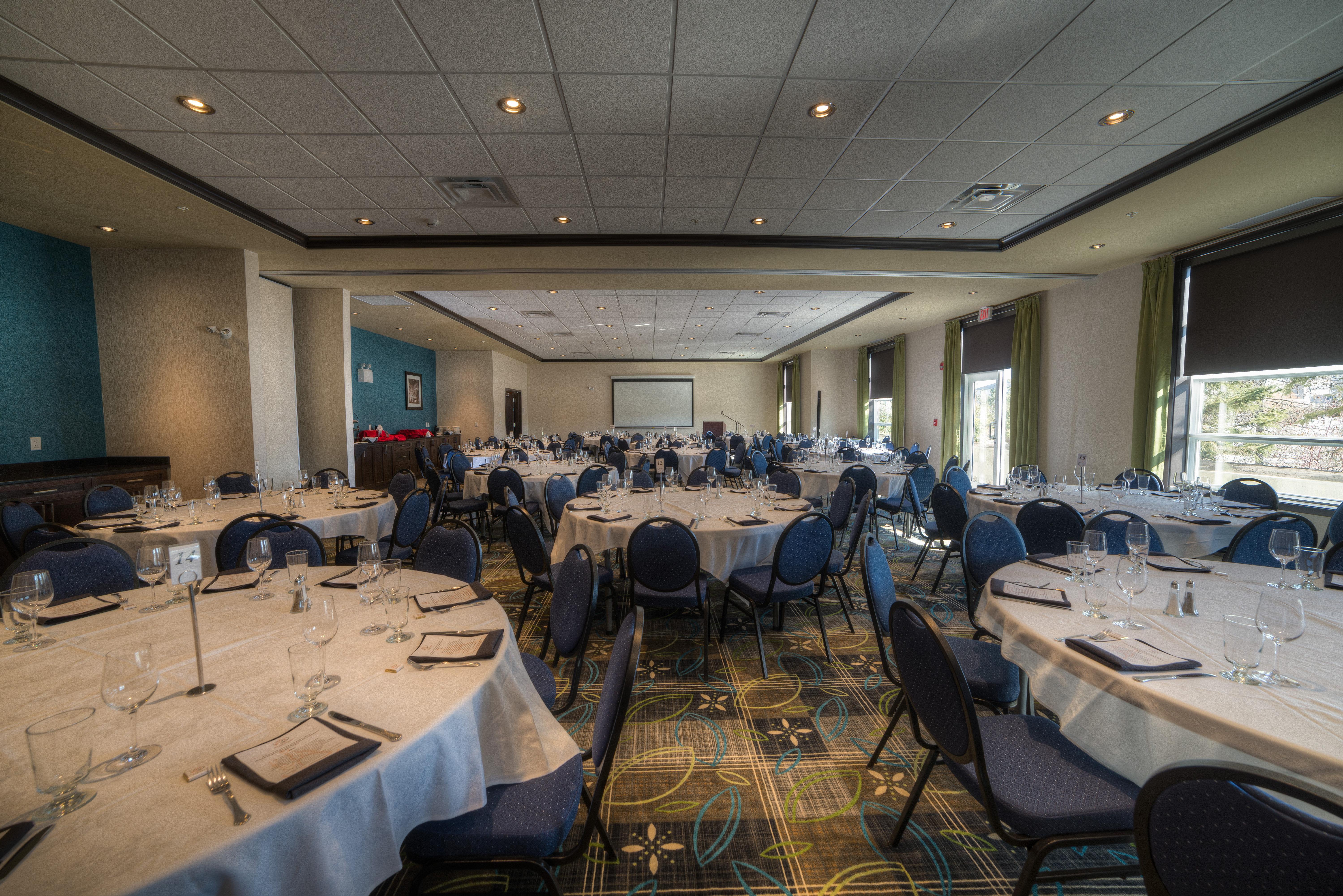 Holiday Inn Express & Suites Spruce Grove - Stony Plain By Ihg Dış mekan fotoğraf