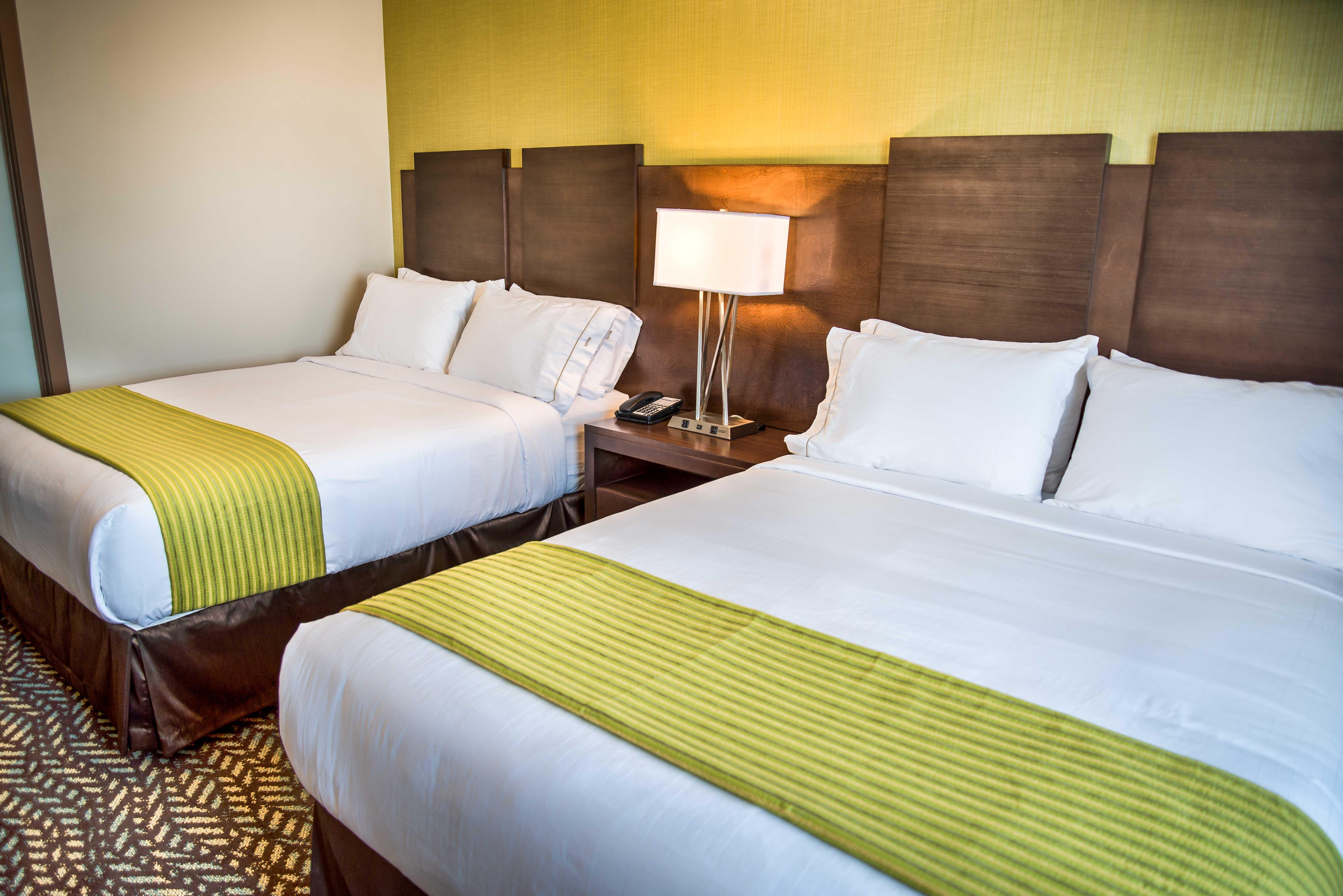 Holiday Inn Express & Suites Spruce Grove - Stony Plain By Ihg Dış mekan fotoğraf