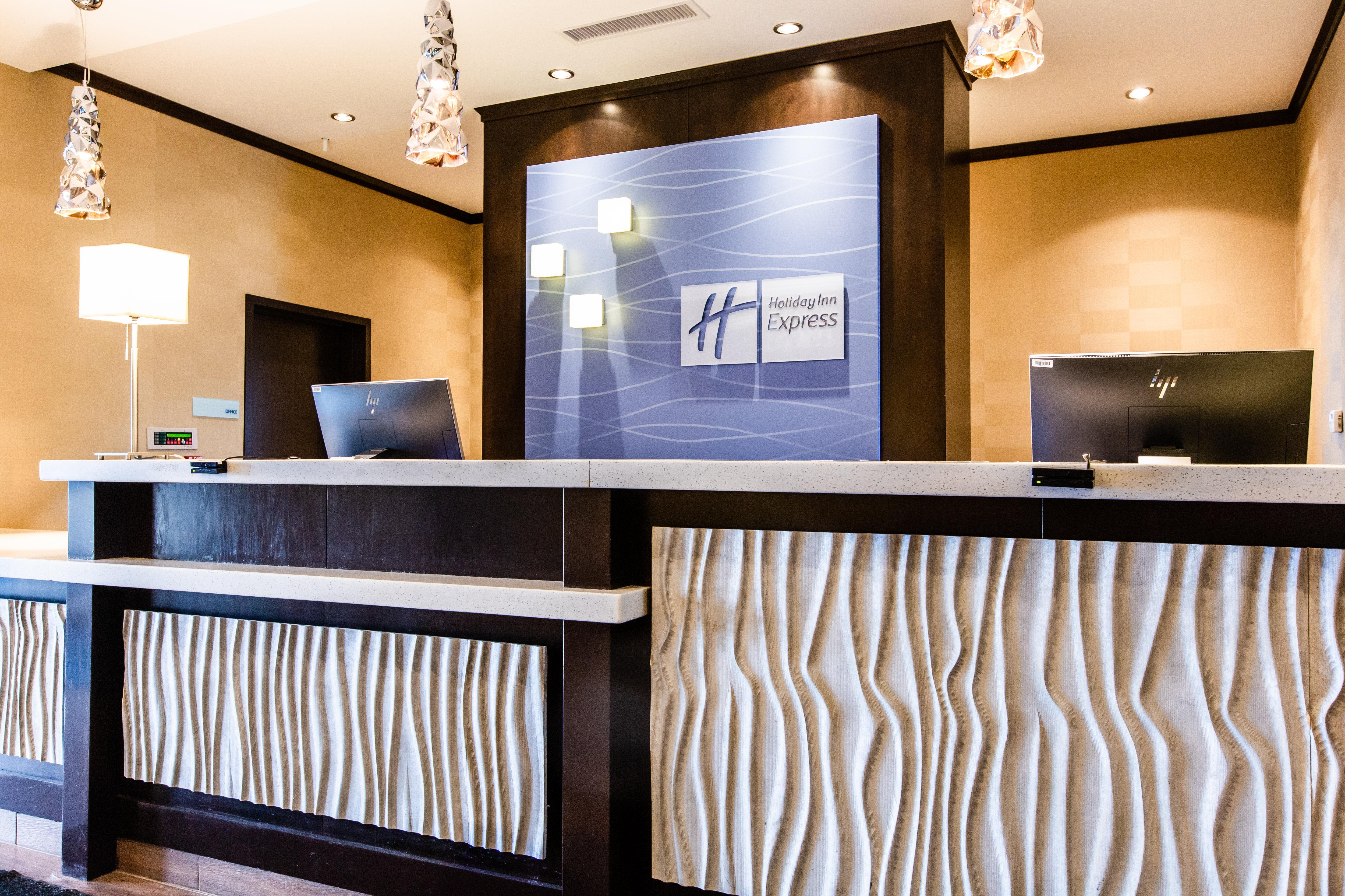 Holiday Inn Express & Suites Spruce Grove - Stony Plain By Ihg Dış mekan fotoğraf