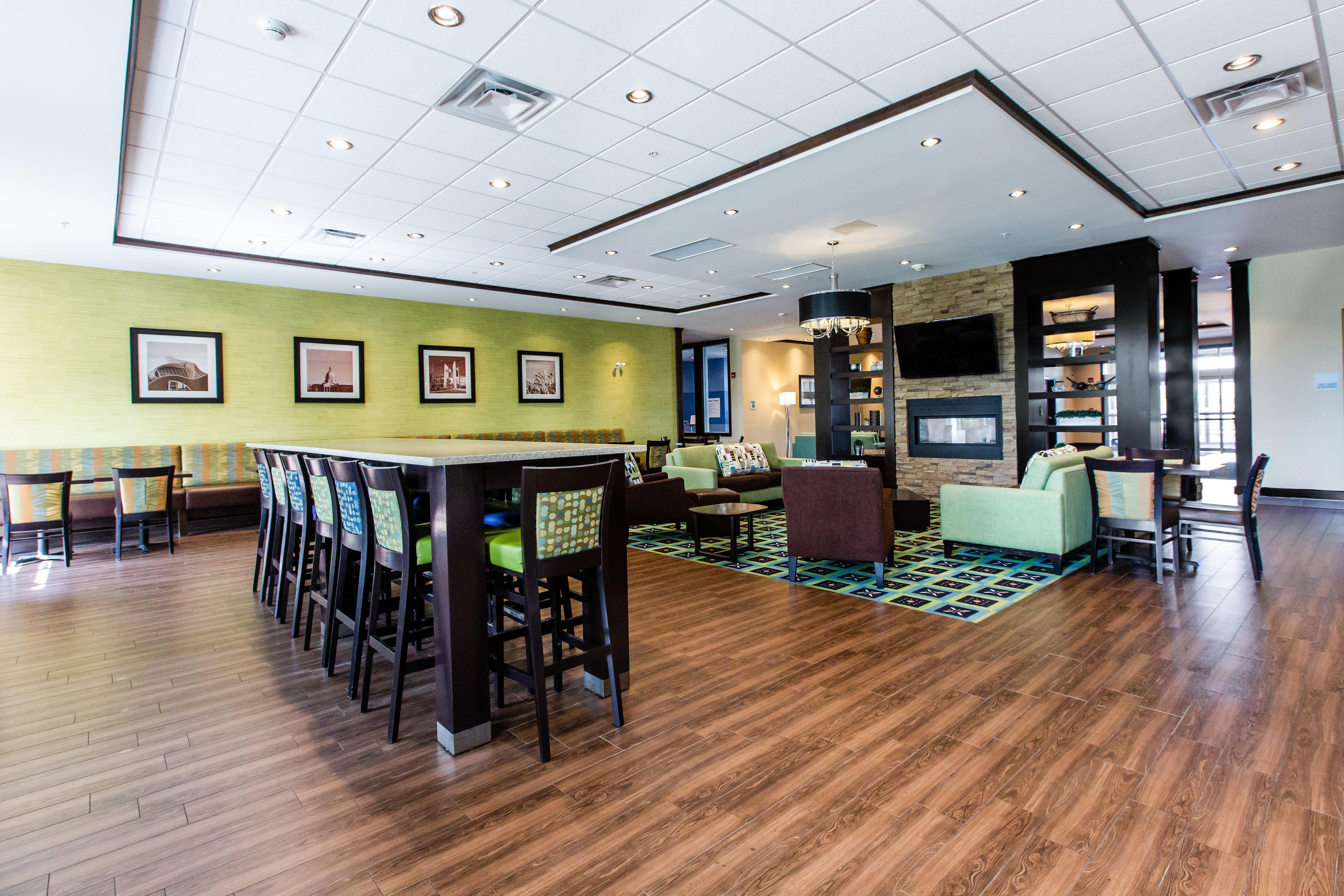 Holiday Inn Express & Suites Spruce Grove - Stony Plain By Ihg Dış mekan fotoğraf